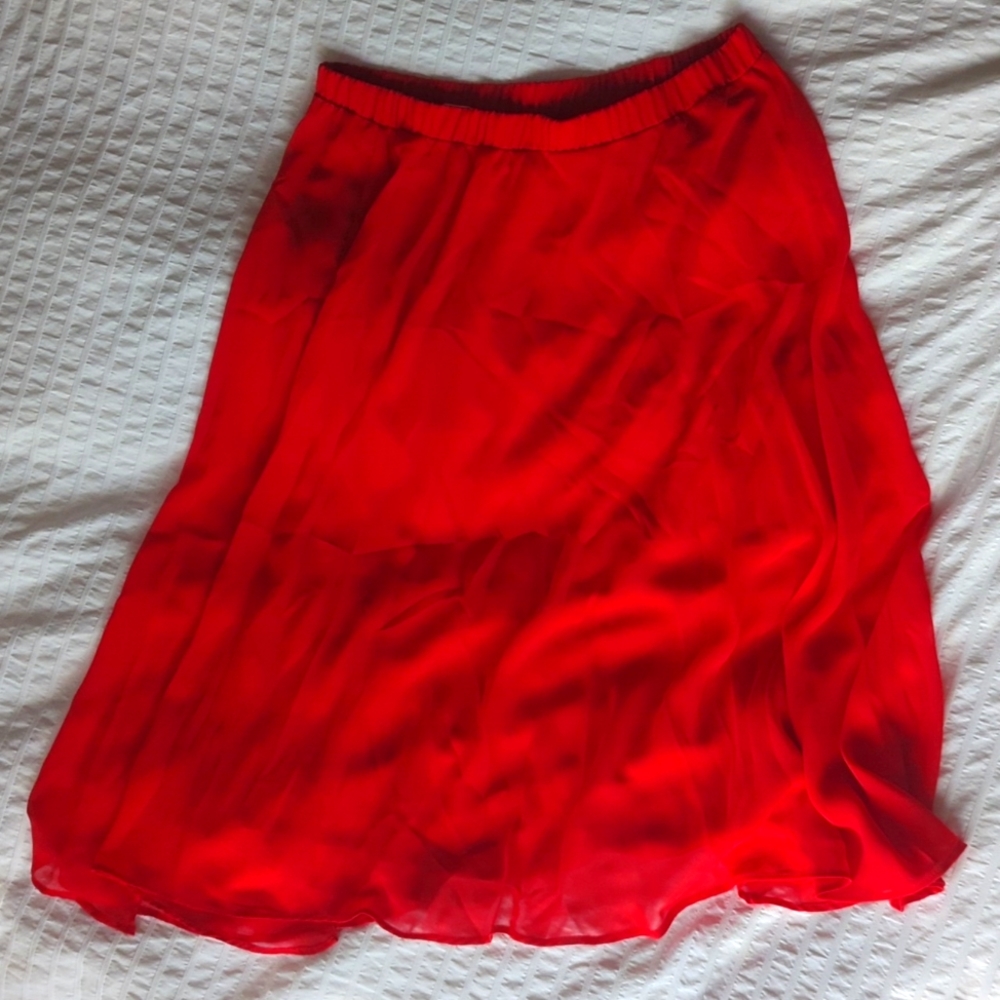 Flowy red skirt